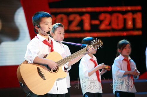 革命老区马兰村儿童乐队在北京唱红歌(组图)