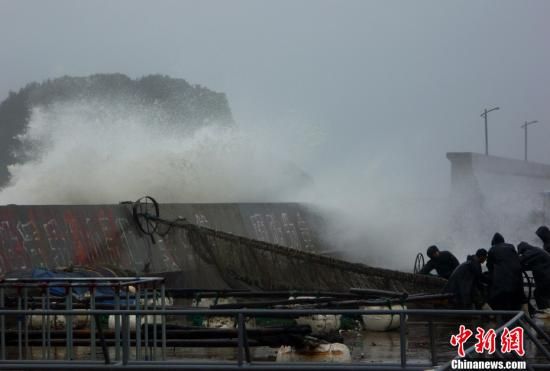 6��26�գ�����ɽ���뵺�ġ����ס��籩��ʹ���ں��ߵ������洬�ڷ籩����ײ��ͼΪ���ر߷����������ĺ�������ײ��ֻ�ϻظۿڡ�