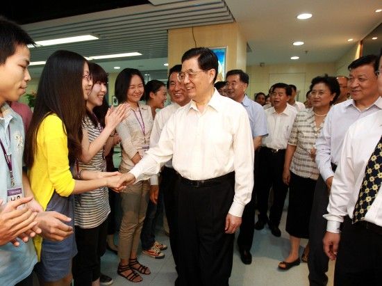 8月11日至15日，中共中央总书记、国家主席、中央军委主席胡锦涛在广东省考察工作。新华社发