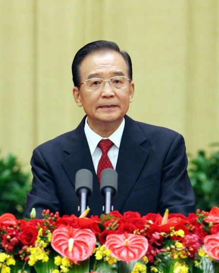 9��30�գ�����Ժ���������þ���ʢ���д��ᣬ������ף�л����񹲺͹�����62���ꡣ���ǹ���Ժ�����¼ұ������������»������Ҧ��ΰ��
