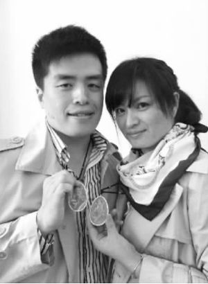 南京小伙杭州求婚围观者感动到落泪