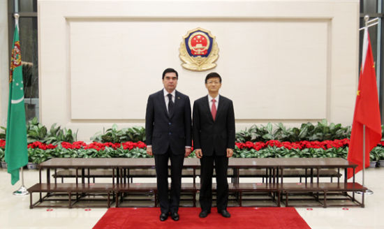11月23日，土库曼斯坦总统别尔德穆哈梅多夫专程到公安部考察，国务委员、公安部部长孟建柱陪同考察。