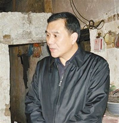 叶丛,48岁,原保康县县长,现任保康县委书记