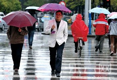 今日昆明雨水更猛烈