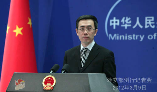 2012年3月9日，外交部发言人刘为民主持例行记者会。