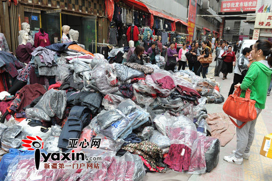 乌鲁木齐新华批发市场商铺装修漏水 一业主损