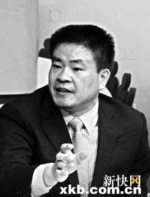 公交车能否全车身广告博弈升级城管委PK交委
