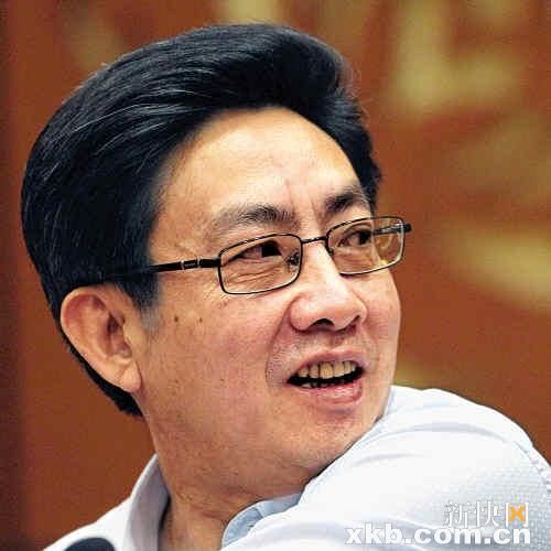 李锋 出生年月:1959年4月此前担任:深圳市委常委,常务副市长 佛山