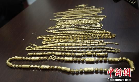 �ܿ˻�����ͷ�Ŵ󰸸����ӷ�4�����ٽ��11��