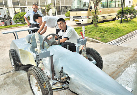 摩托车变F1方程式赛车