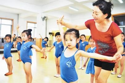 舞蹈培训班丰富暑假生活