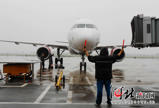 连续降雨致石家庄机场38架航班延误 保障6架备