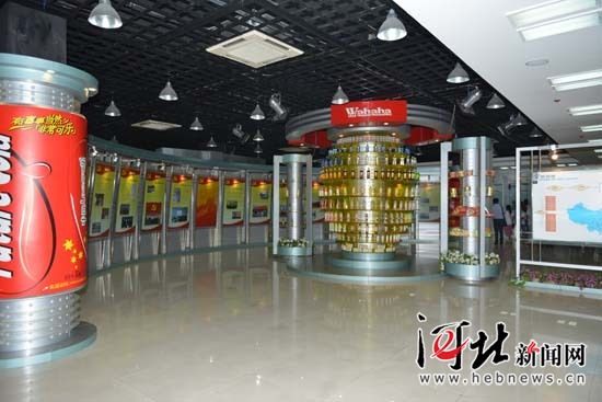 河马小记者参观娃哈哈集团 探访中国内地首富