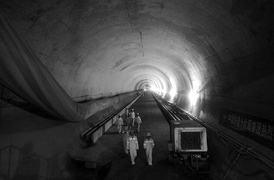 北京站至西站地下隧道贯通 两站间将仅七八分