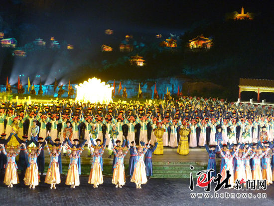 《鼎盛王朝?康熙大典》展示魅力承德皇家文化_新浪新闻