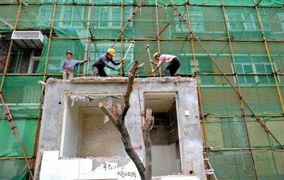 北京拆除近4千处小区违建 强拆无需走法律程序