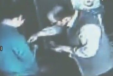外国人图片:被两个老外日了夜图片 两老外 光顾 淄博一蔬菜店 通过换钱行骗1300元图片 9929 364x245