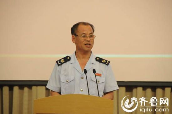 山东国税干部子承父业扎根基层获表彰 工作33