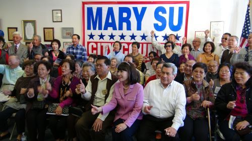 美国核桃市华裔议员参加连任竞选 造势获华裔力挺