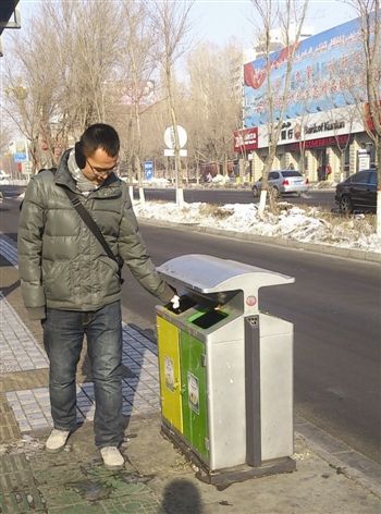 新疆克拉玛依市:为干净的环境多走一步