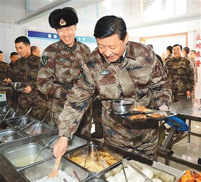 人民日报评习近平吃家常菜:率先垂范反餐饮浪