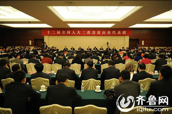 阳光大姐再为家政服务代言 建议推动家政服务