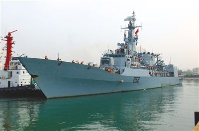 巴基斯坦“沙姆谢尔”号护卫舰 这艘舰是多用途护卫舰，搭载反潜直升机，其最大航速为29节，续航力约为5000海里。