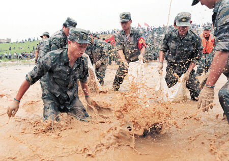 沅水常德段现管涌险情_新浪新闻