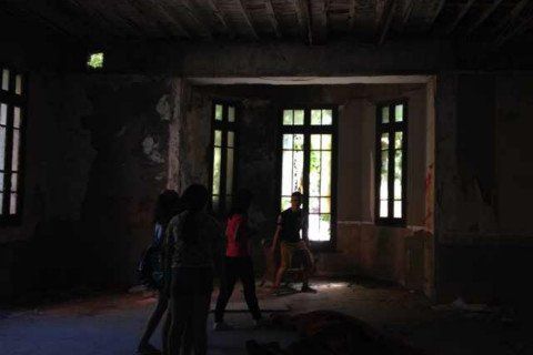 惊悚电影引发“朝内81号”探险热_新浪新闻