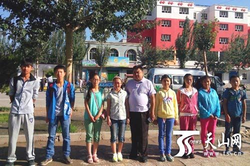 阿合奇县8名学生代表赴无锡市参加夏令营活动
