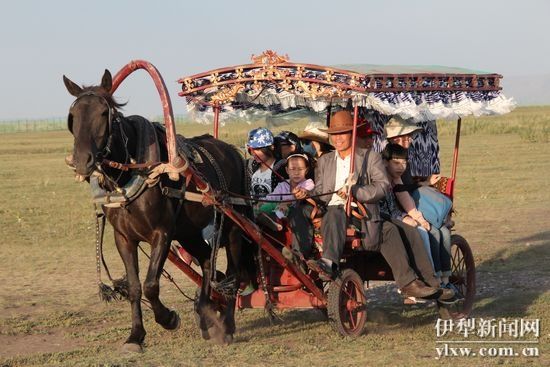 天马之乡新疆昭苏迎来泰州首个旅游团