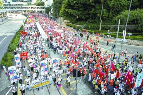 19万余港人大游行凸显反占中民意