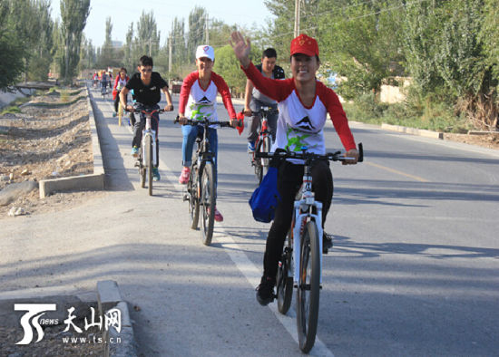 轮台县团委组织西部计划志愿者周末骑行 丰富