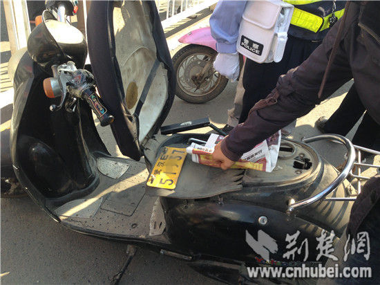 超标电动车禁行第9天 武汉已有15人违法被行拘