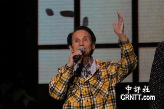 86岁台湾歌神文夏献唱金钟 比少年家还热血