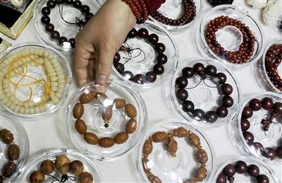 手串成文玩市场消费新热点