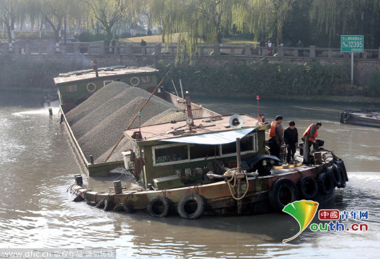 大运河杭州段“沉船”致航道堵塞