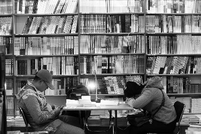 三联书店一年不打烊营业模式收入翻番|三联书