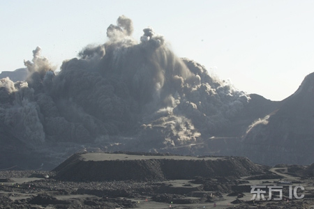 6000吨炸药炸响中国煤矿第一爆(组图)