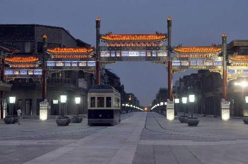 组图：北京前门大街修缮完毕整体亮灯