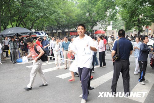 全国1020万考生今日参加高考(组图)