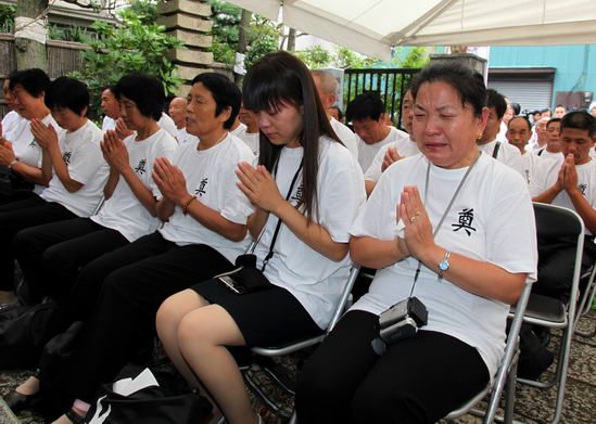 中国死难者遗骨挖掘60周年慰灵活动举行(组图)