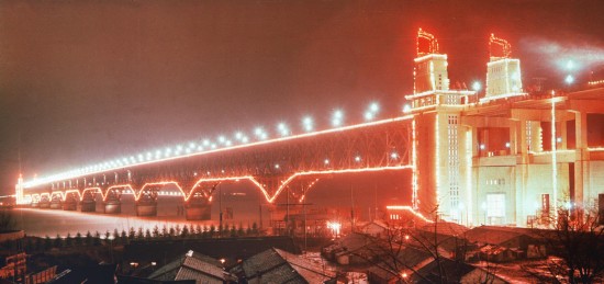 图文:南京长江大桥夜景