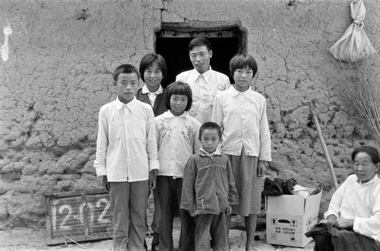 图文:1980年严宏昌一家