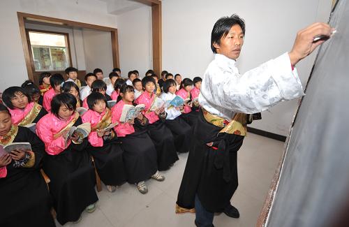 异地求学的藏族学生(组图)