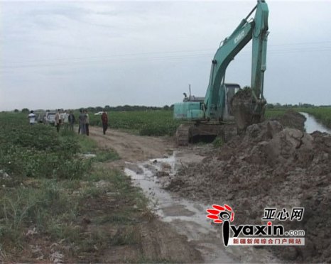 新疆玛纳斯河洪水威胁石河子北工业区(组图)