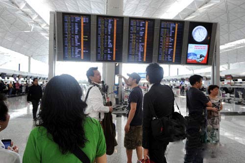 图文：香港飞往台北福州等地航班因台风取消