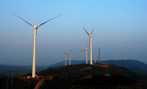 组图：江西鄱阳湖风力发电项目开建
