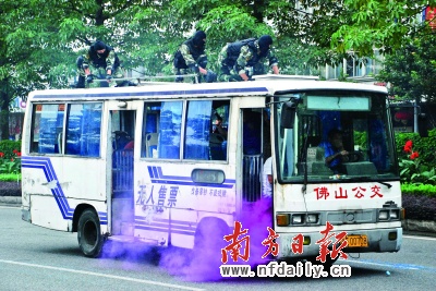广东佛山举行处置恐怖袭击实战演练汇报(图)