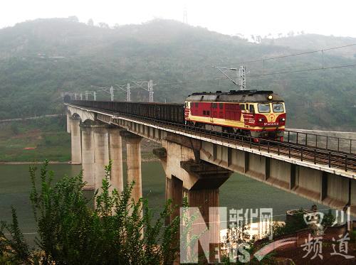 达州至重庆万州铁路电气化改造工程竣工(组图